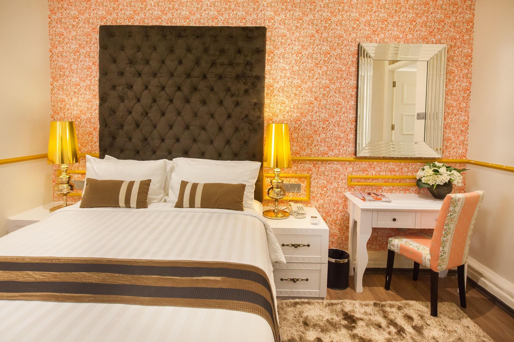 Apple Heritage Hotel 4*
