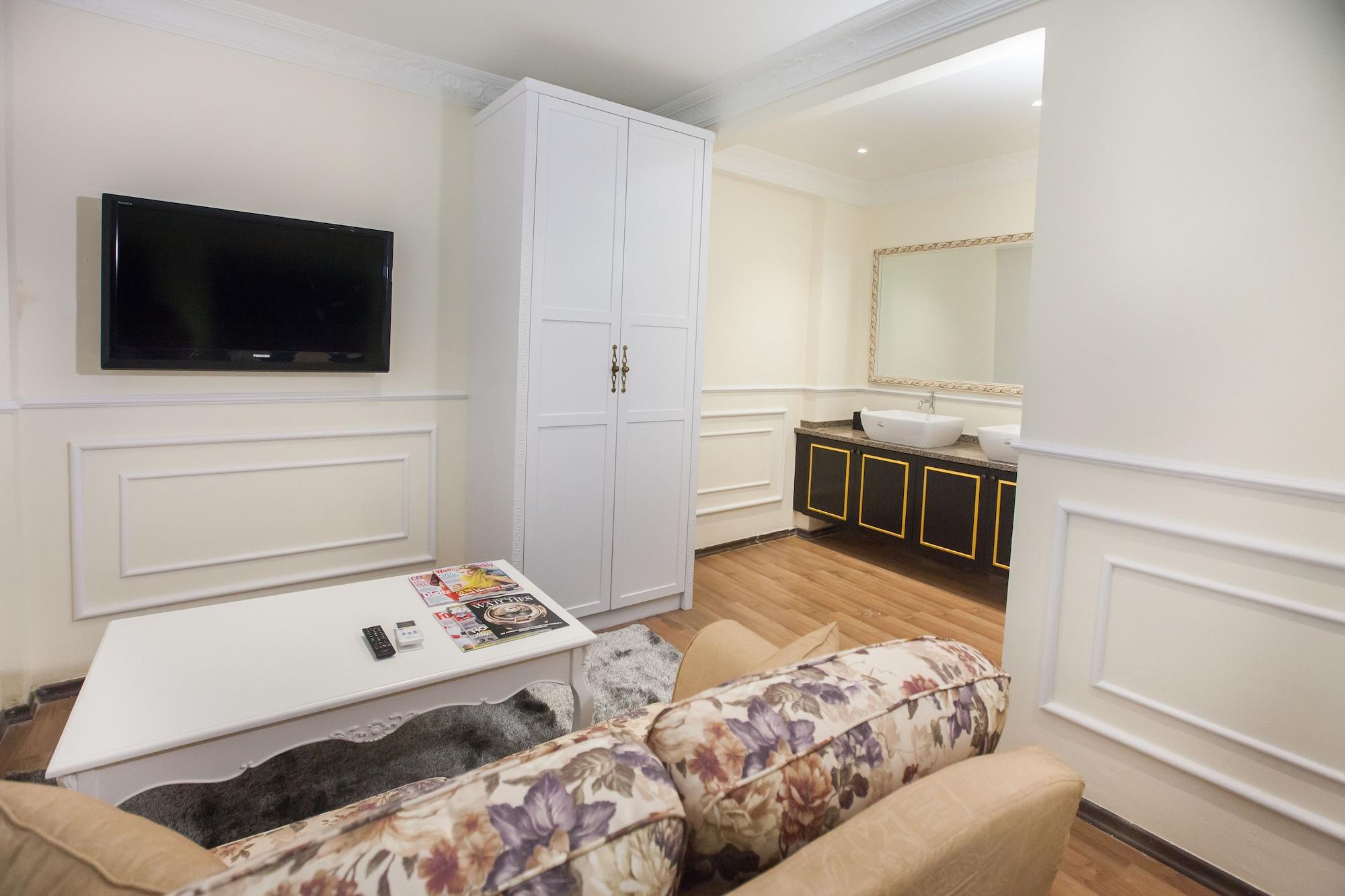 Apple Heritage Hotel 4*