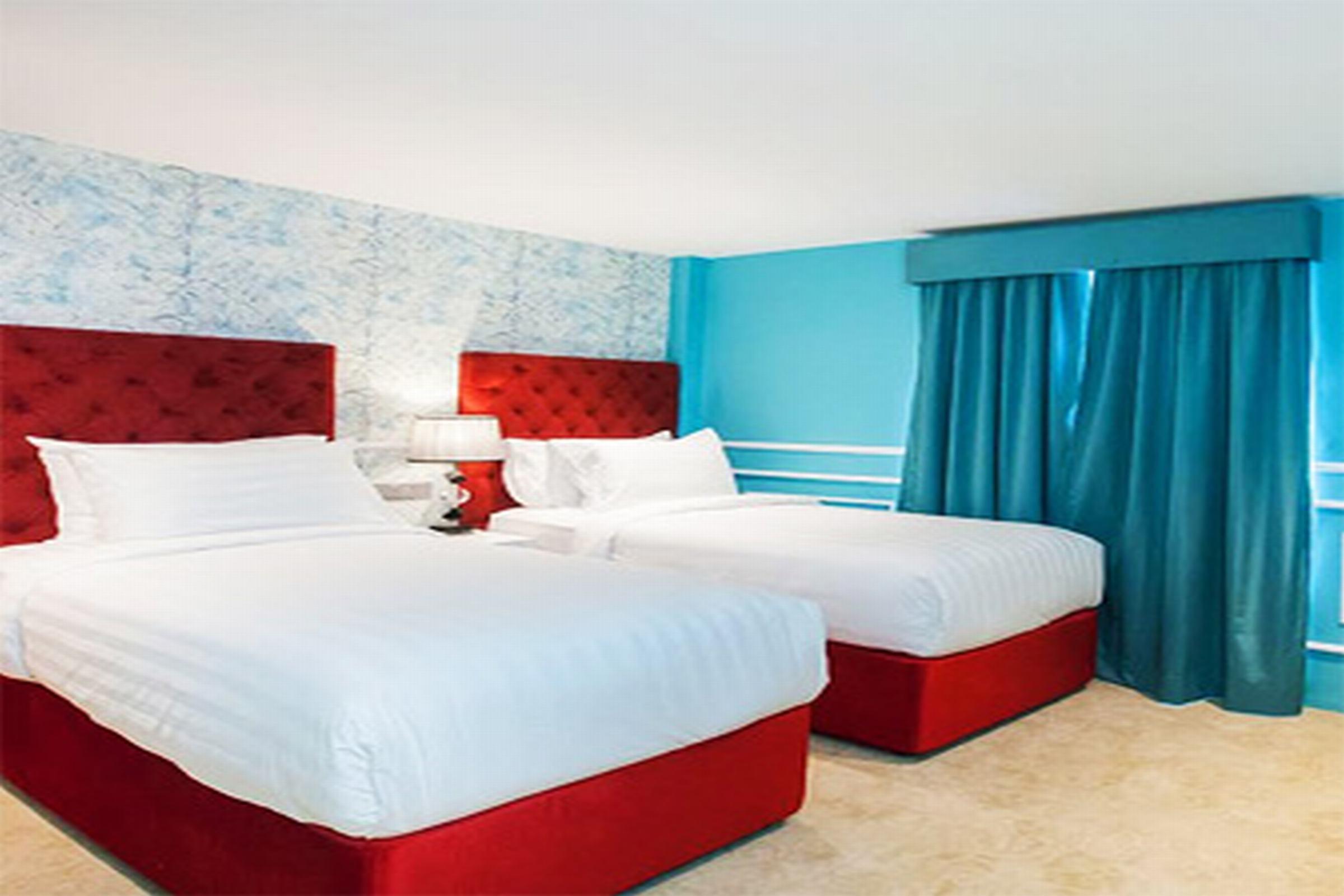 Apple Heritage Hotel 4*