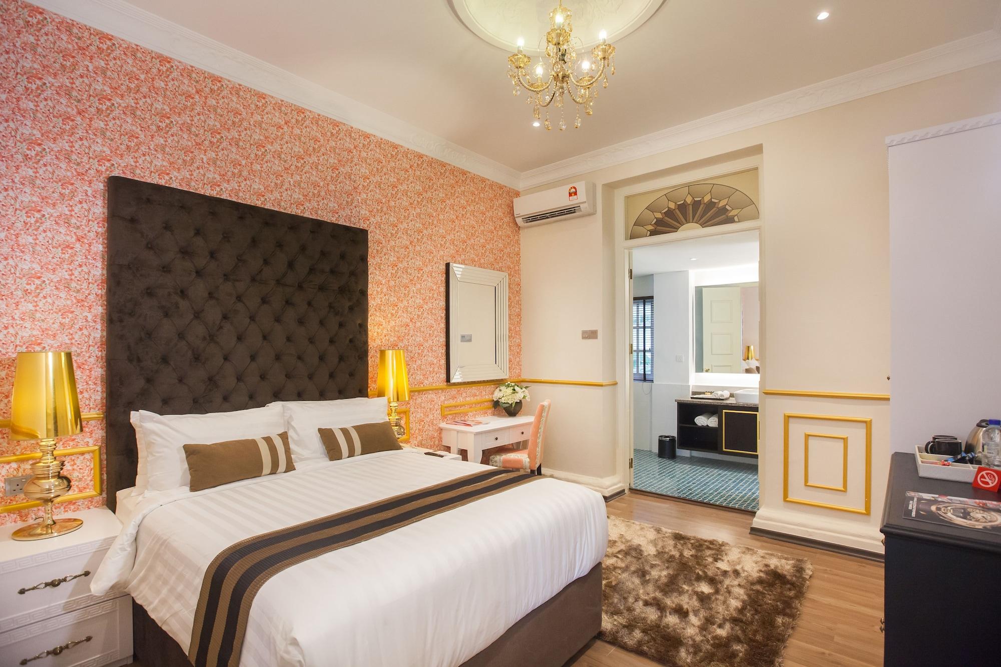 Apple Heritage Hotel 4*