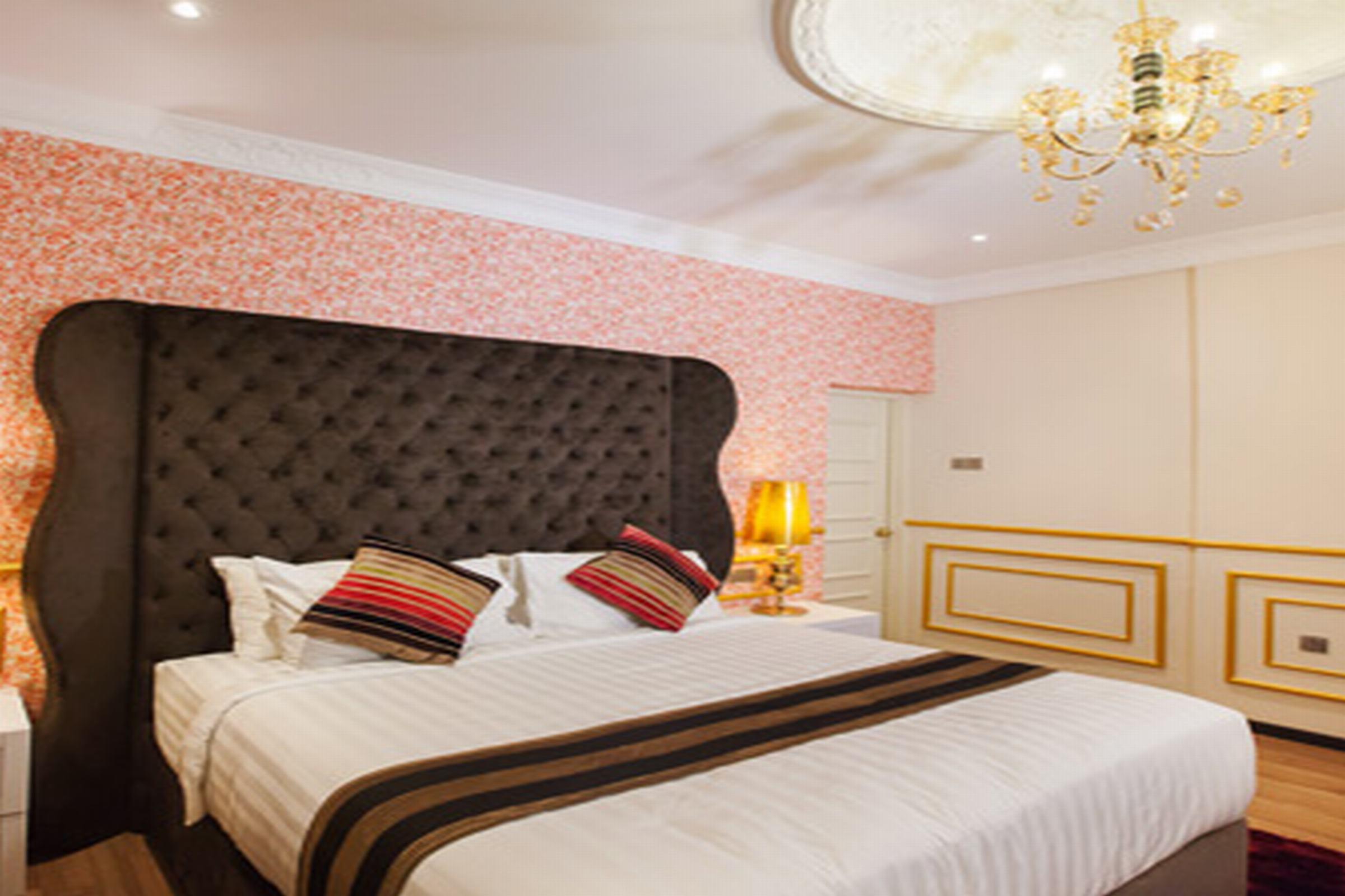 Apple Heritage Hotel